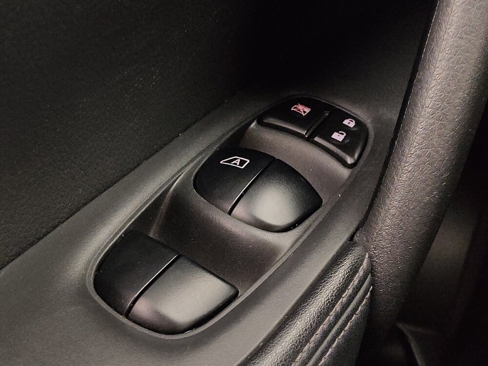 2018 Nissan Rogue in Gladstone, MO 64118 - 18135916 27