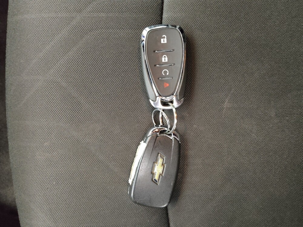 2022 Chevrolet Trax in Springfield, MO 65807 - 18135920 32