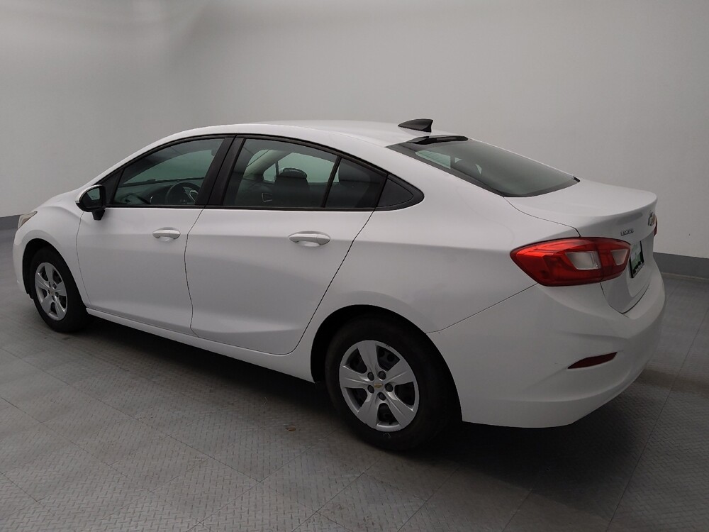2017 Chevrolet Cruze in Topeka, KS 66611 - 18135924 3