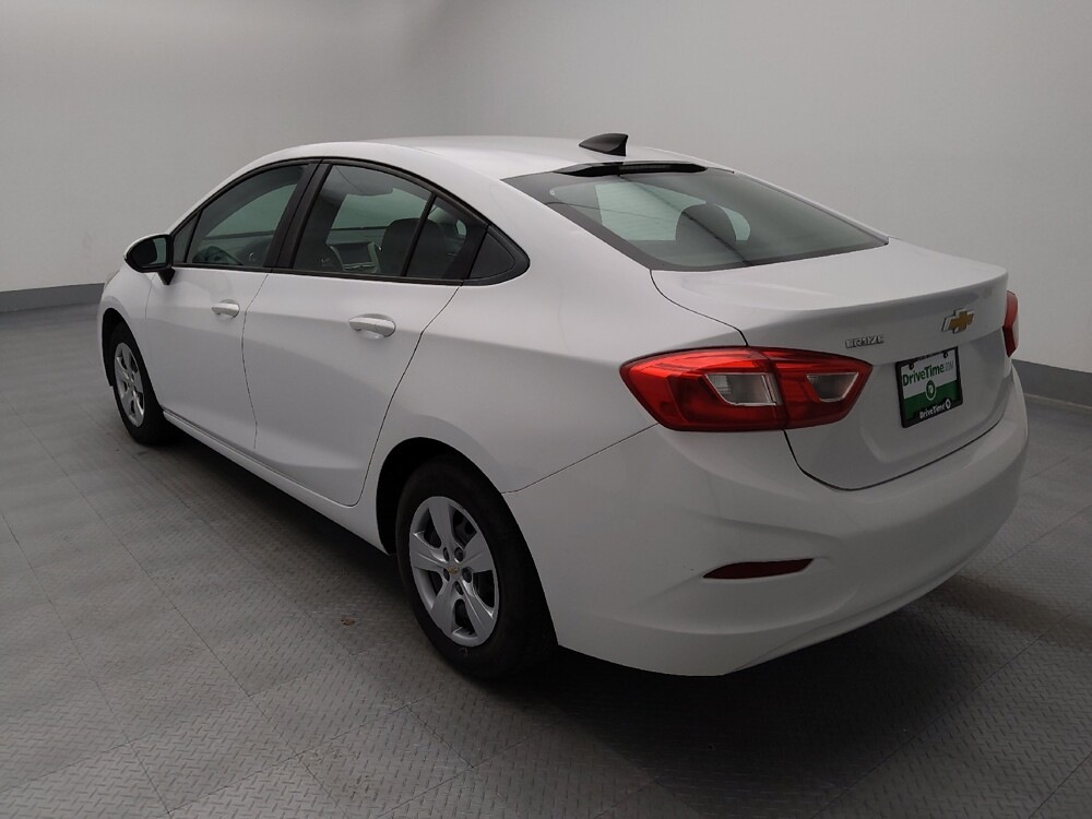 2017 Chevrolet Cruze in Topeka, KS 66611 - 18135924 5