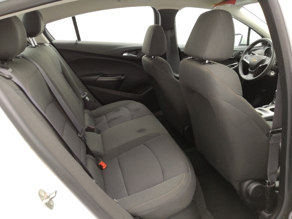 2017 Chevrolet Cruze in Topeka, KS 66611 - 18135924 19