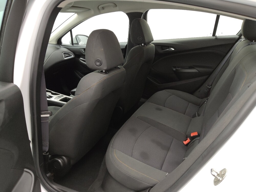 2017 Chevrolet Cruze in Topeka, KS 66611 - 18135924 18