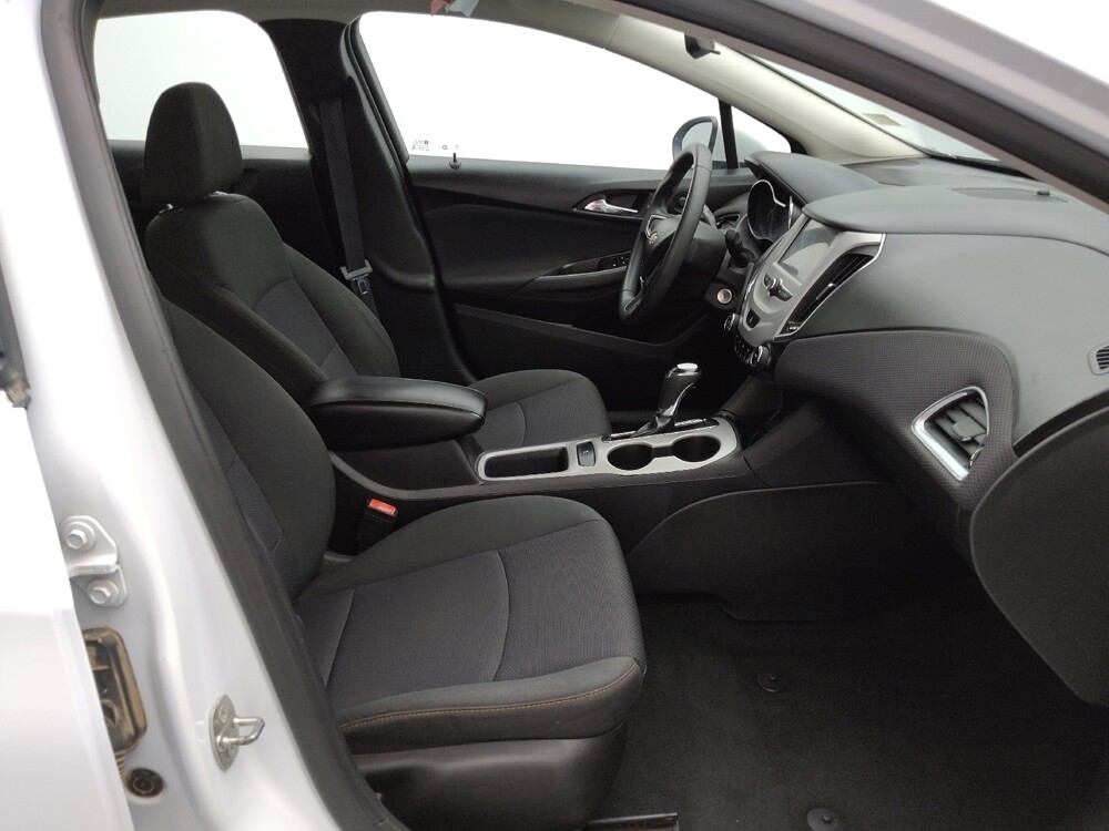 2017 Chevrolet Cruze in Topeka, KS 66611 - 18135924 21