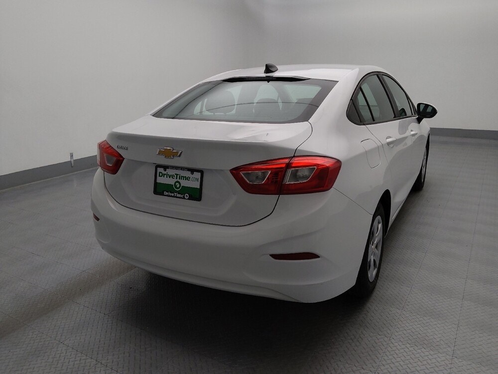 2017 Chevrolet Cruze in Topeka, KS 66611 - 18135924 7