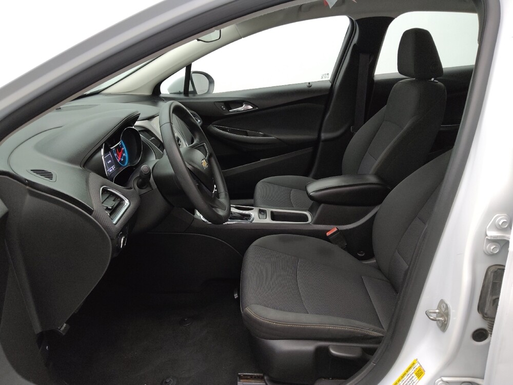 2017 Chevrolet Cruze in Topeka, KS 66611 - 18135924 17