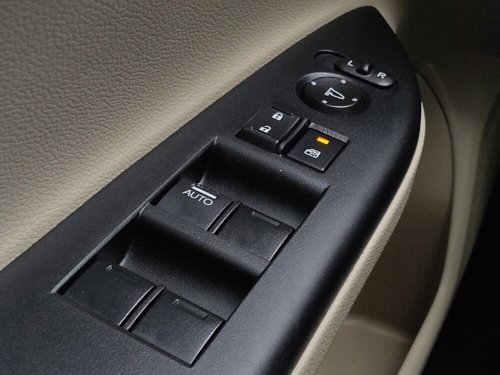 2017 Honda Accord in Springfield, MO 65807 - 18135926 27