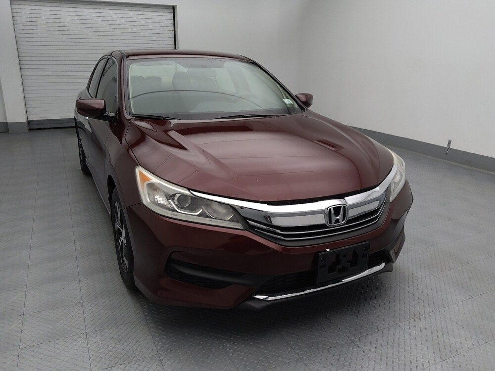 2017 Honda Accord in Springfield, MO 65807 - 18135926 14