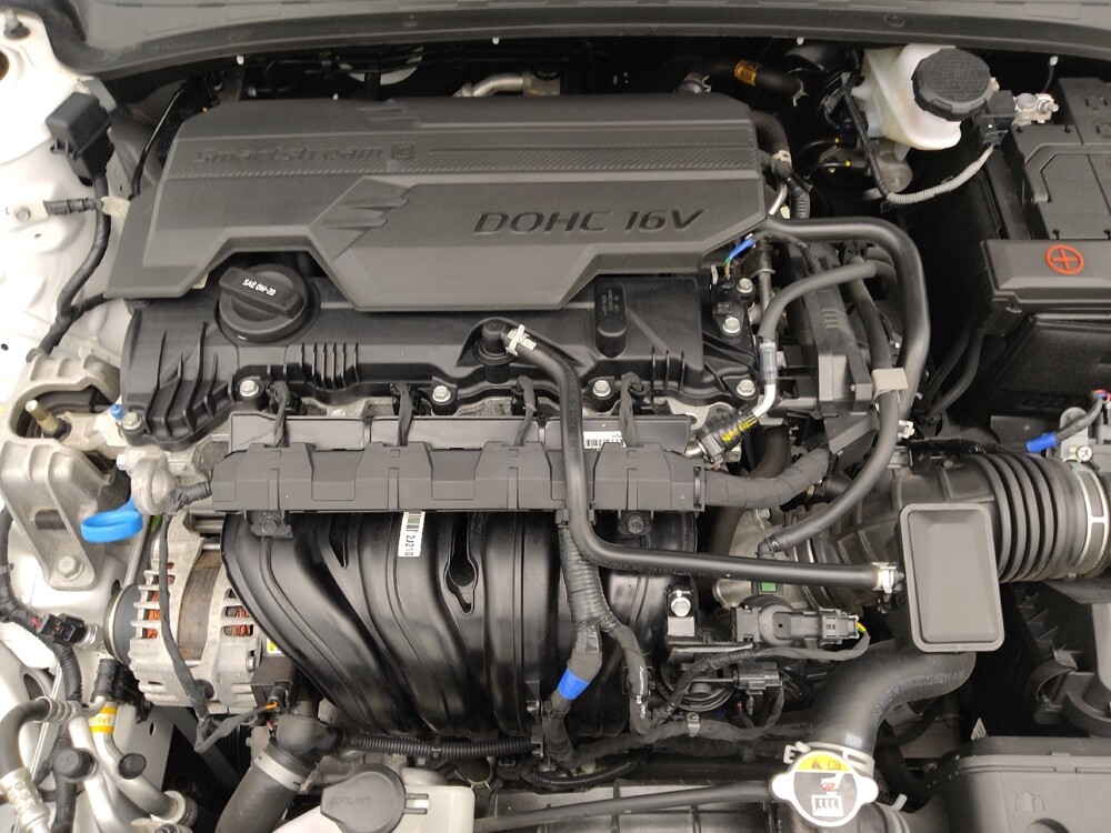 2025 Hyundai Elantra in Independence, MO 64055 - 18135928 30