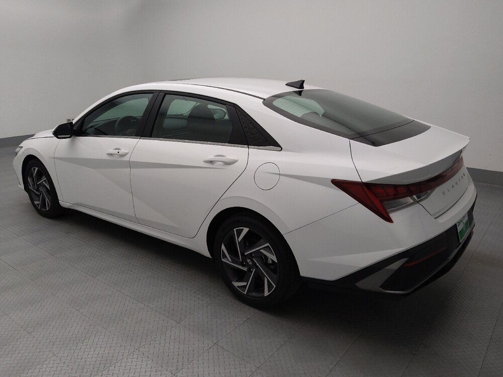 2025 Hyundai Elantra in Independence, MO 64055 - 18135928 3