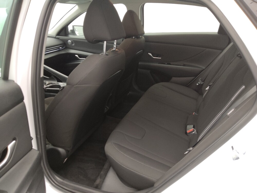 2025 Hyundai Elantra in Independence, MO 64055 - 18135928 18