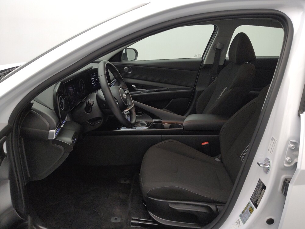 2025 Hyundai Elantra in Independence, MO 64055 - 18135928 17