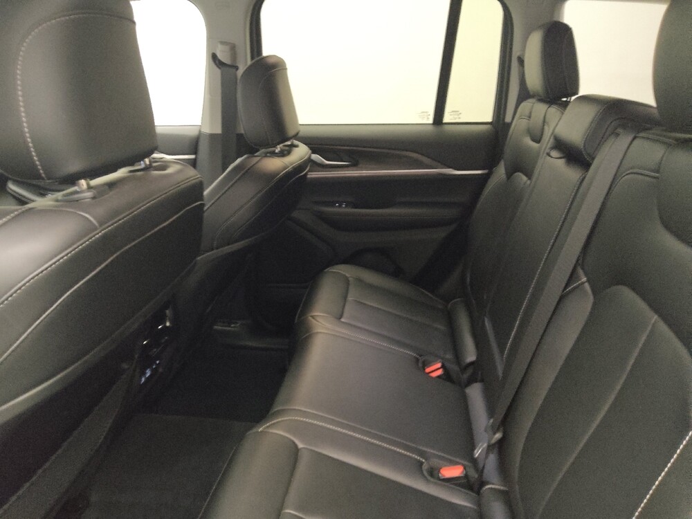 2023 Jeep Grand Cherokee in Midlothian, IL 60445 - 18135930 18