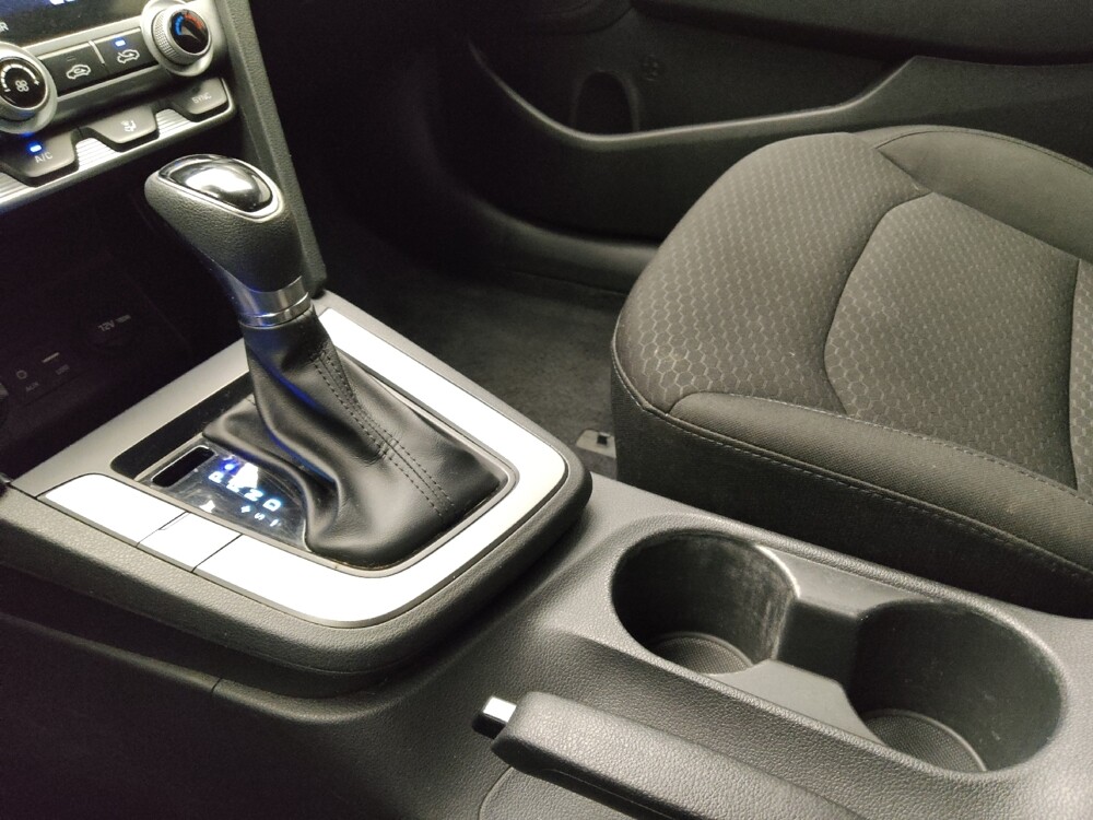 2020 Hyundai Elantra in Lombard, IL 60148 - 18135940 26