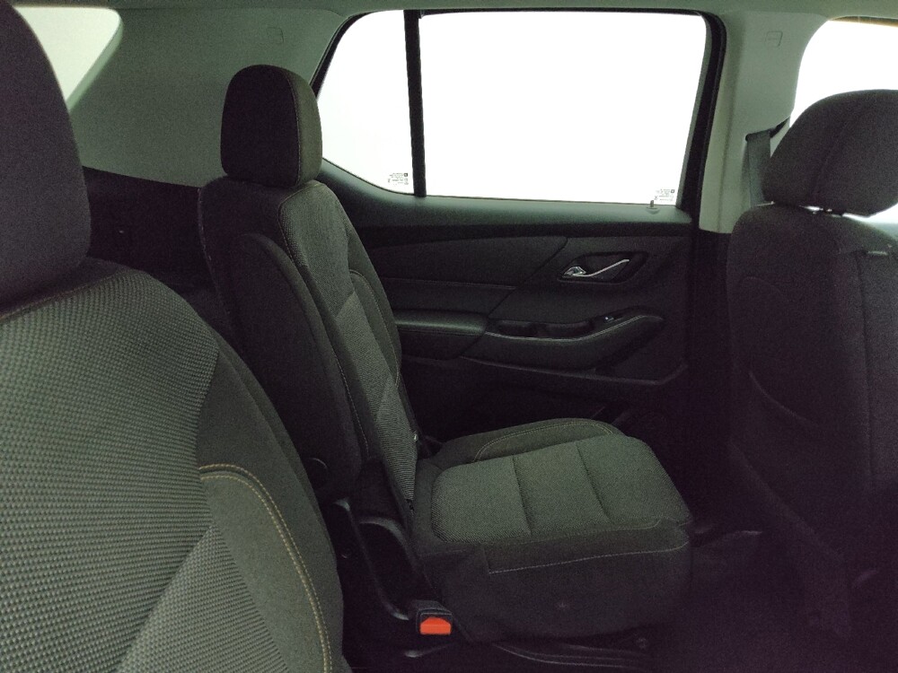 2019 Chevrolet Traverse in Midlothian, IL 60445 - 18135941 19