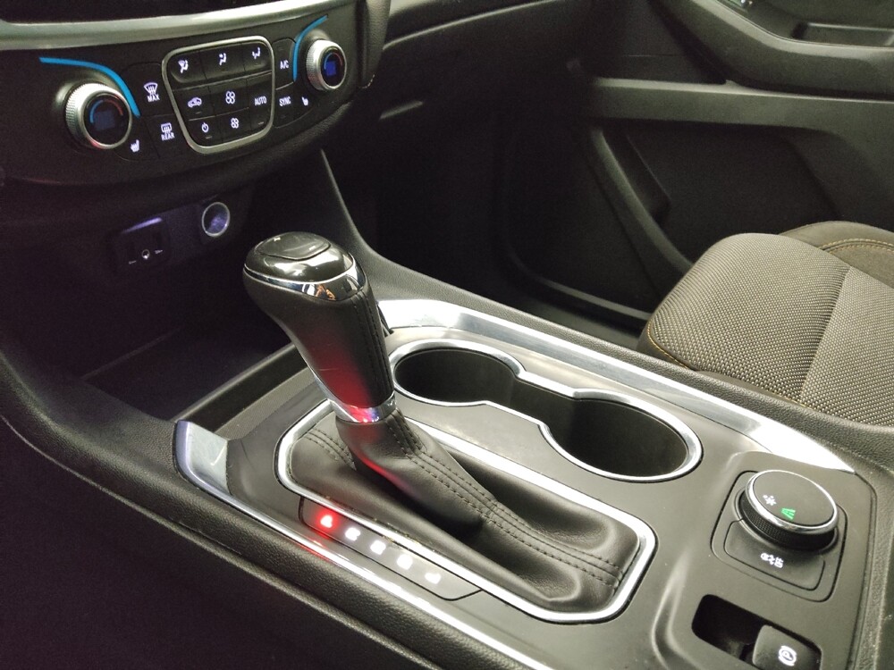 2019 Chevrolet Traverse in Midlothian, IL 60445 - 18135941 26