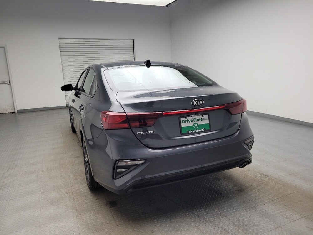 2019 Kia Forte in Taylor, MI 48180 - 18135948 6