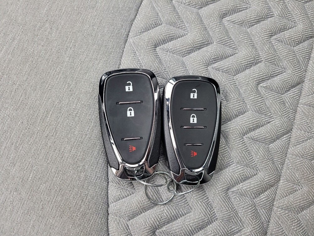 2024 Chevrolet Equinox in Eastpointe, MI 48021 - 18135953 32