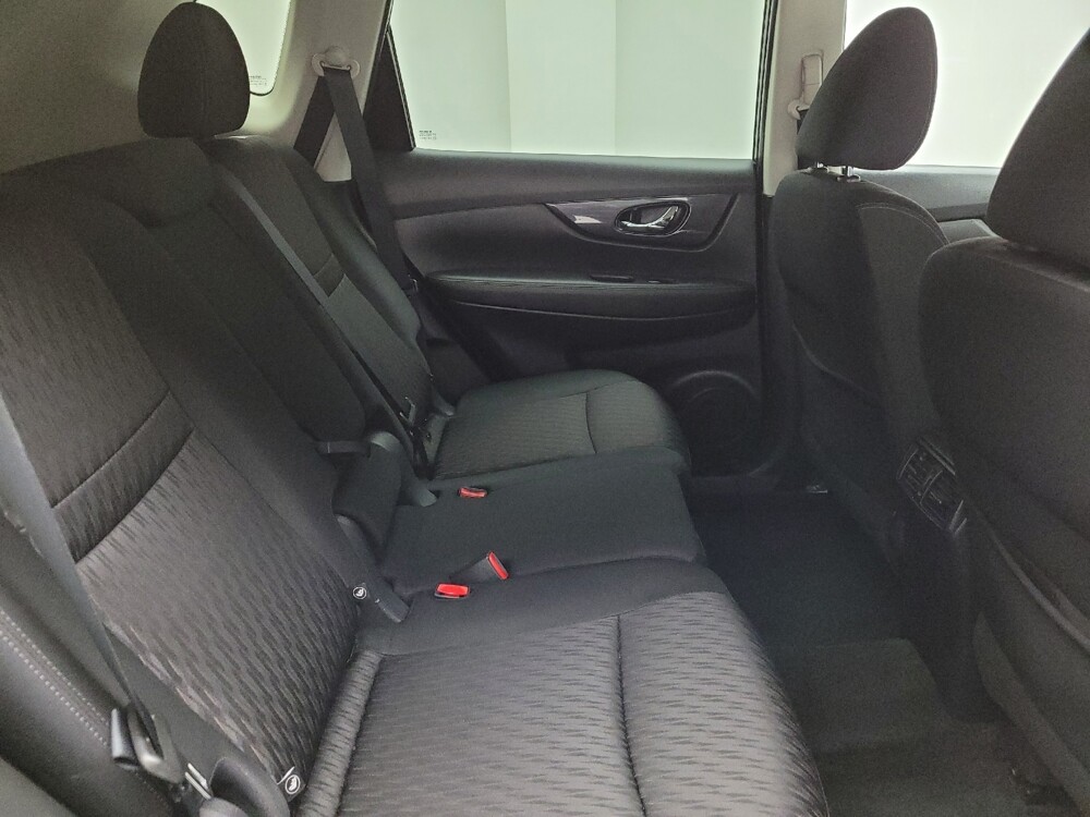 2019 Nissan Rogue in Taylor, MI 48180 - 18135954 19