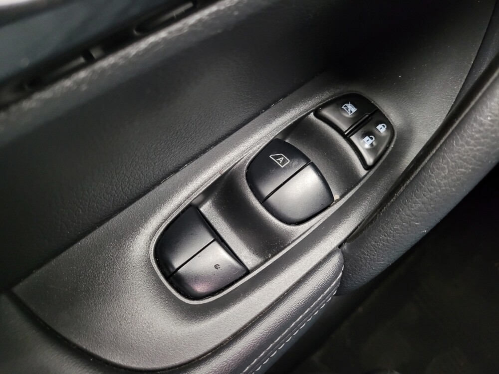 2019 Nissan Rogue in Taylor, MI 48180 - 18135954 27