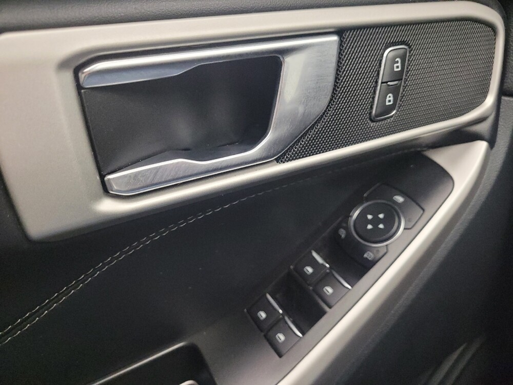 2022 Ford Explorer in Grand Rapids, MI 49508 - 18135956 27