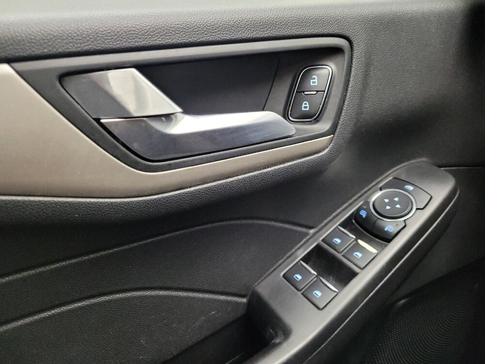 2021 Ford Escape in Taylor, MI 48180 - 18135958 27