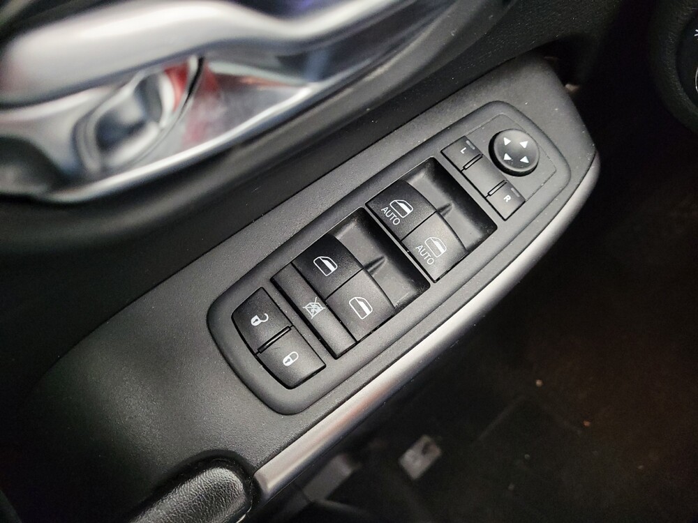 2020 Jeep Cherokee in Taylor, MI 48180 - 18135960 27