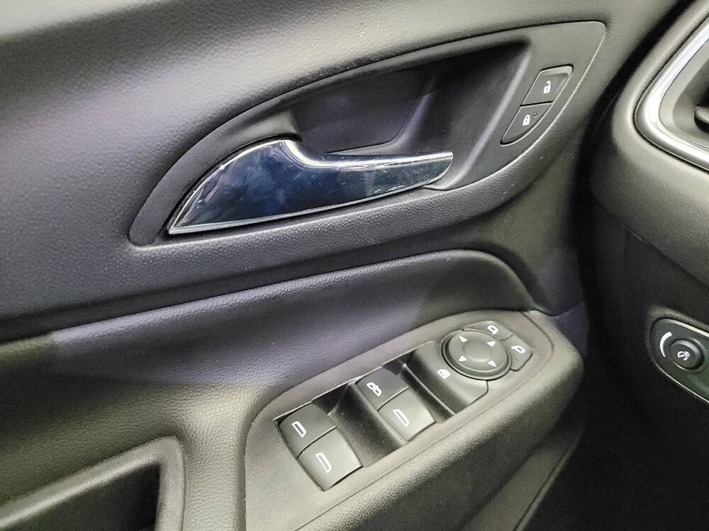 2020 Chevrolet Equinox in Grand Rapids, MI 49508 - 18135969 27