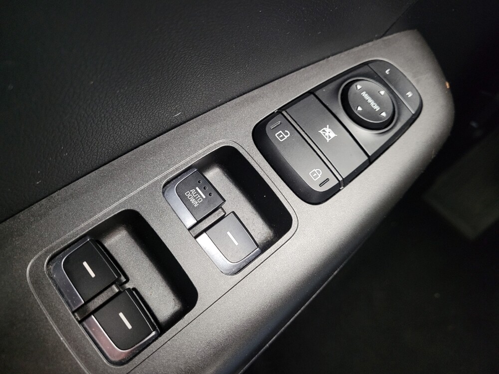 2020 Kia Sportage in Taylor, MI 48180 - 18135974 27