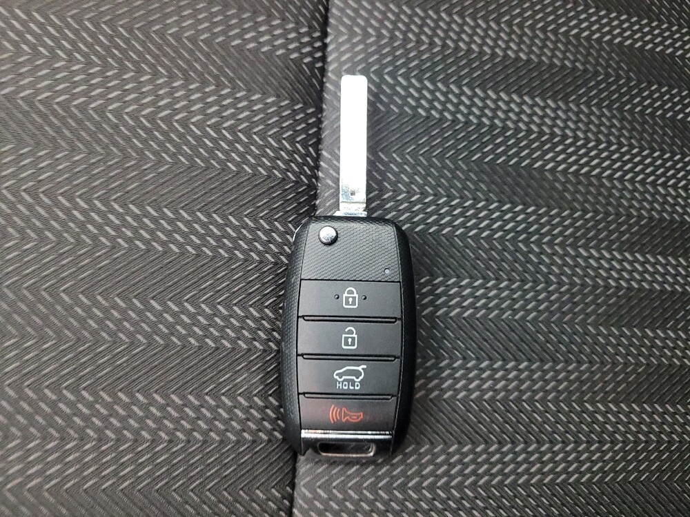 2020 Kia Sportage in Taylor, MI 48180 - 18135974 32