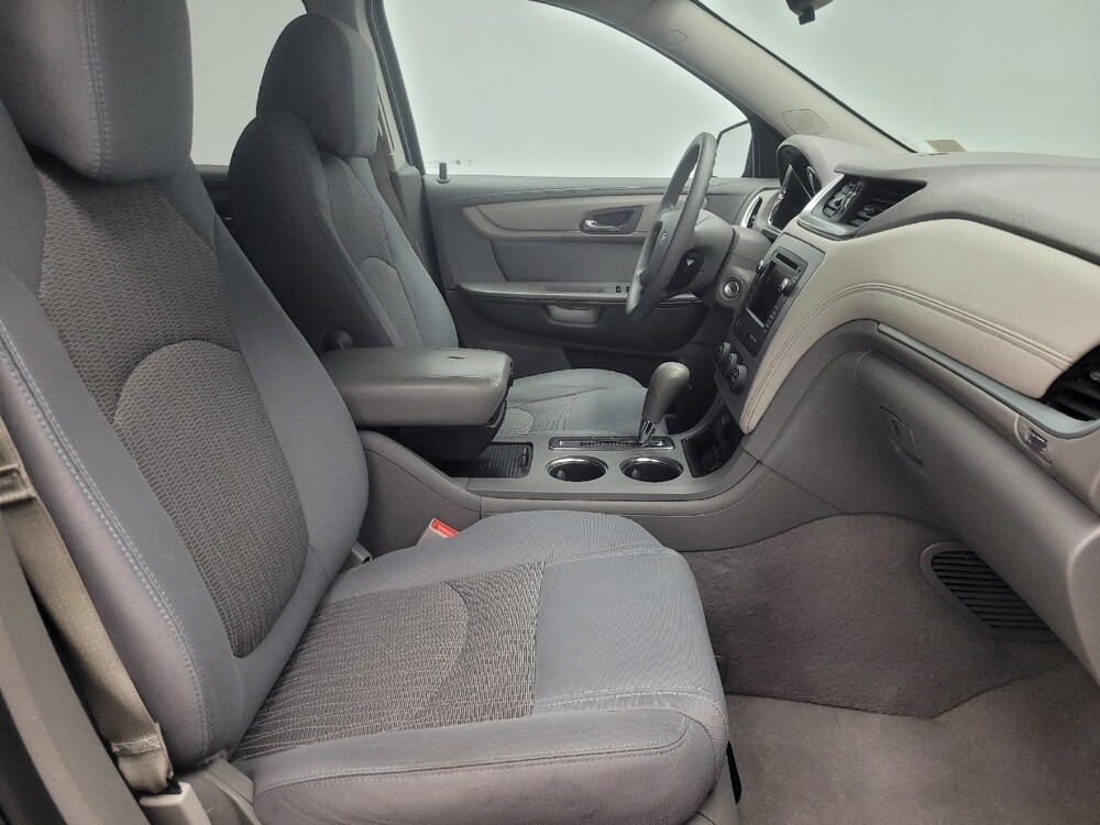 2017 Chevrolet Traverse in Indianapolis, IN 46222 - 18135976 21