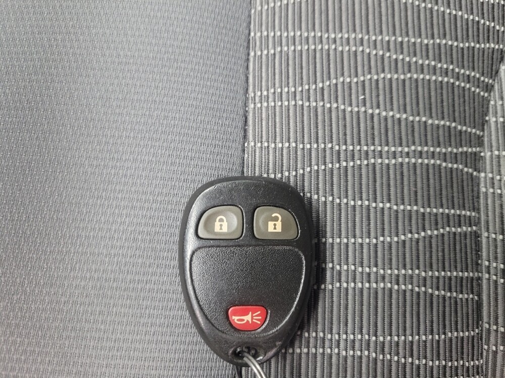 2017 Chevrolet Traverse in Indianapolis, IN 46222 - 18135976 32