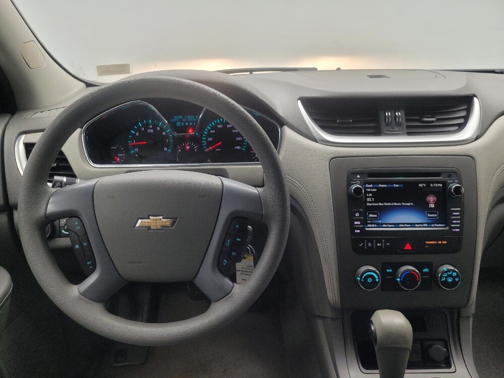 2017 Chevrolet Traverse in Indianapolis, IN 46222 - 18135976 22
