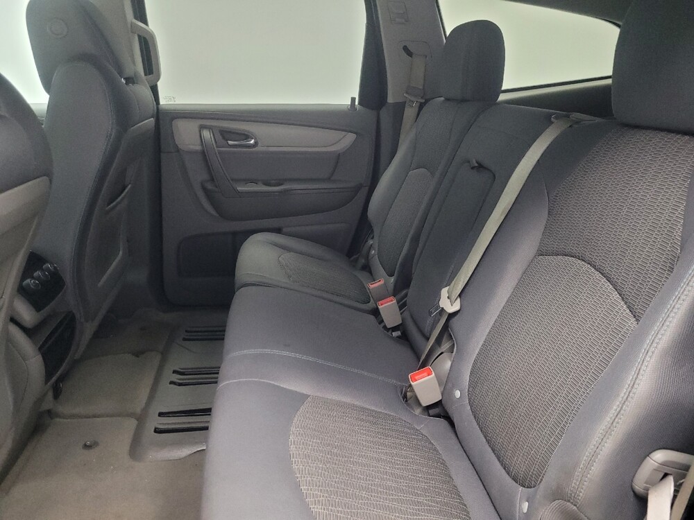 2017 Chevrolet Traverse in Indianapolis, IN 46222 - 18135976 18