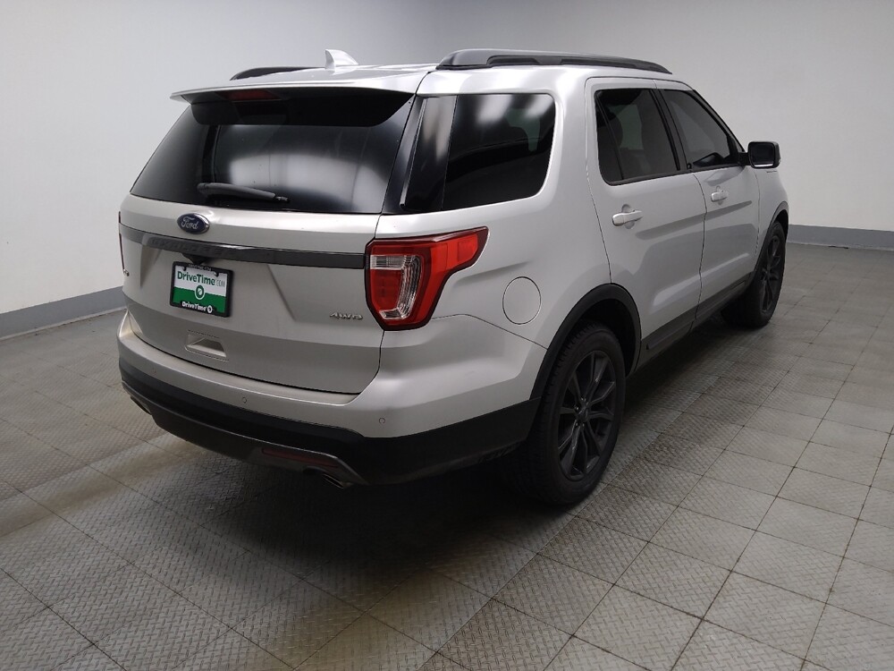 2017 Ford Explorer in Indianapolis, IN 46222 - 18135978 9