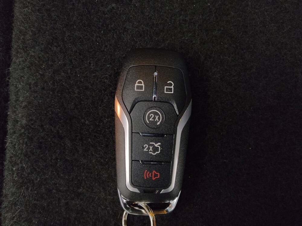 2017 Ford Explorer in Indianapolis, IN 46222 - 18135978 32