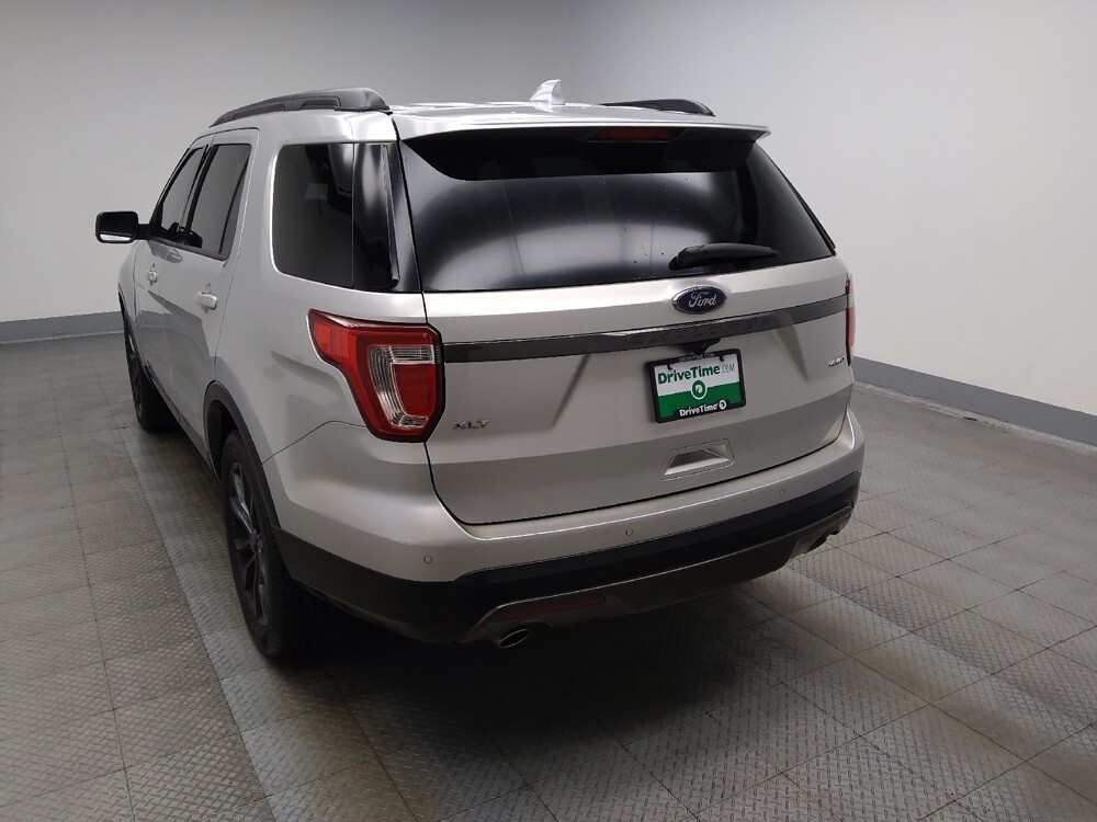 2017 Ford Explorer in Indianapolis, IN 46222 - 18135978 5