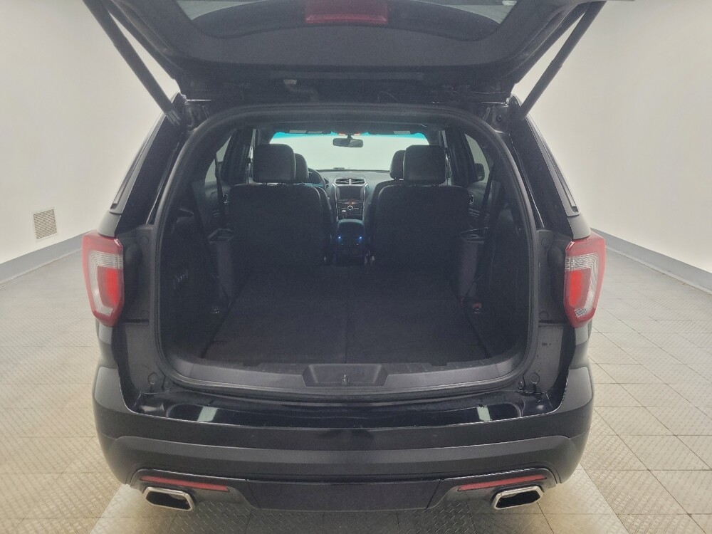 2017 Ford Explorer in Indianapolis, IN 46219 - 18135979 29