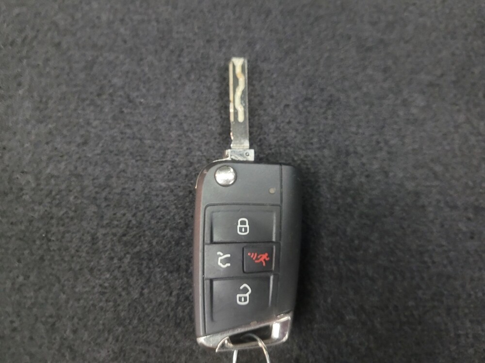 2021 Volkswagen Tiguan in Indianapolis, IN 46219 - 18135982 32