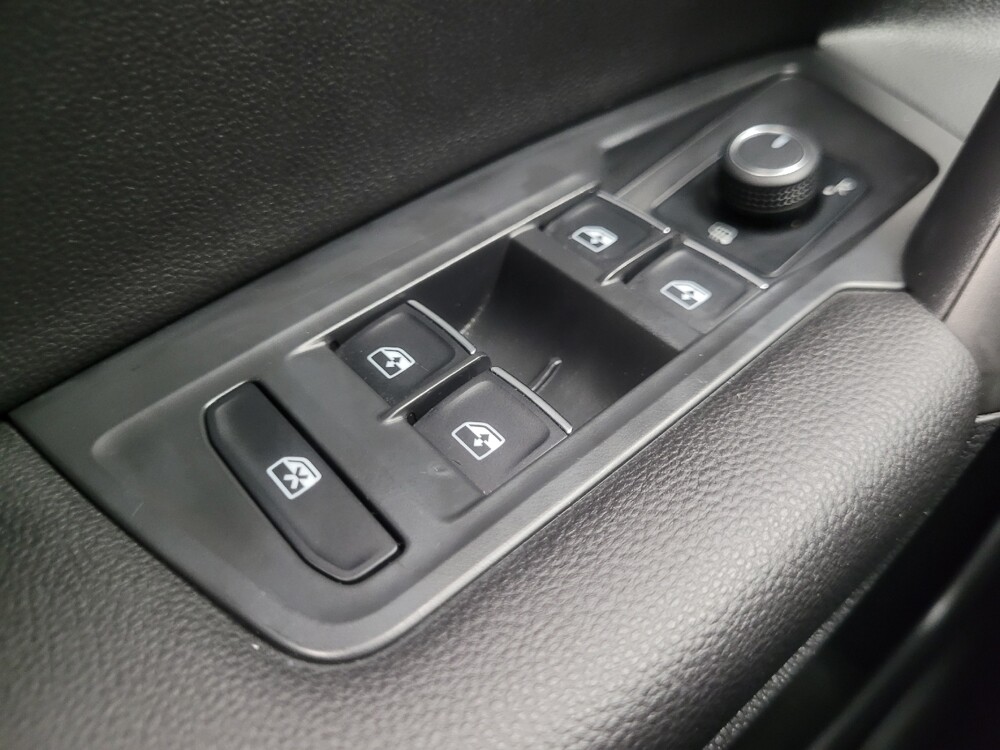 2021 Volkswagen Tiguan in Indianapolis, IN 46219 - 18135982 27