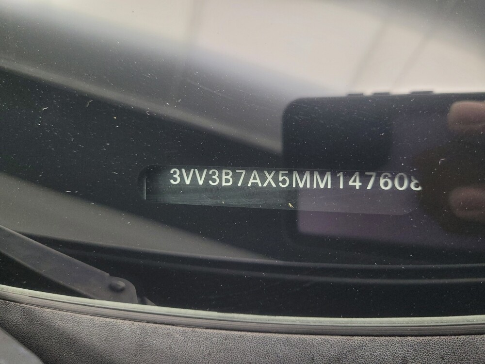 2021 Volkswagen Tiguan in Indianapolis, IN 46219 - 18135982 33