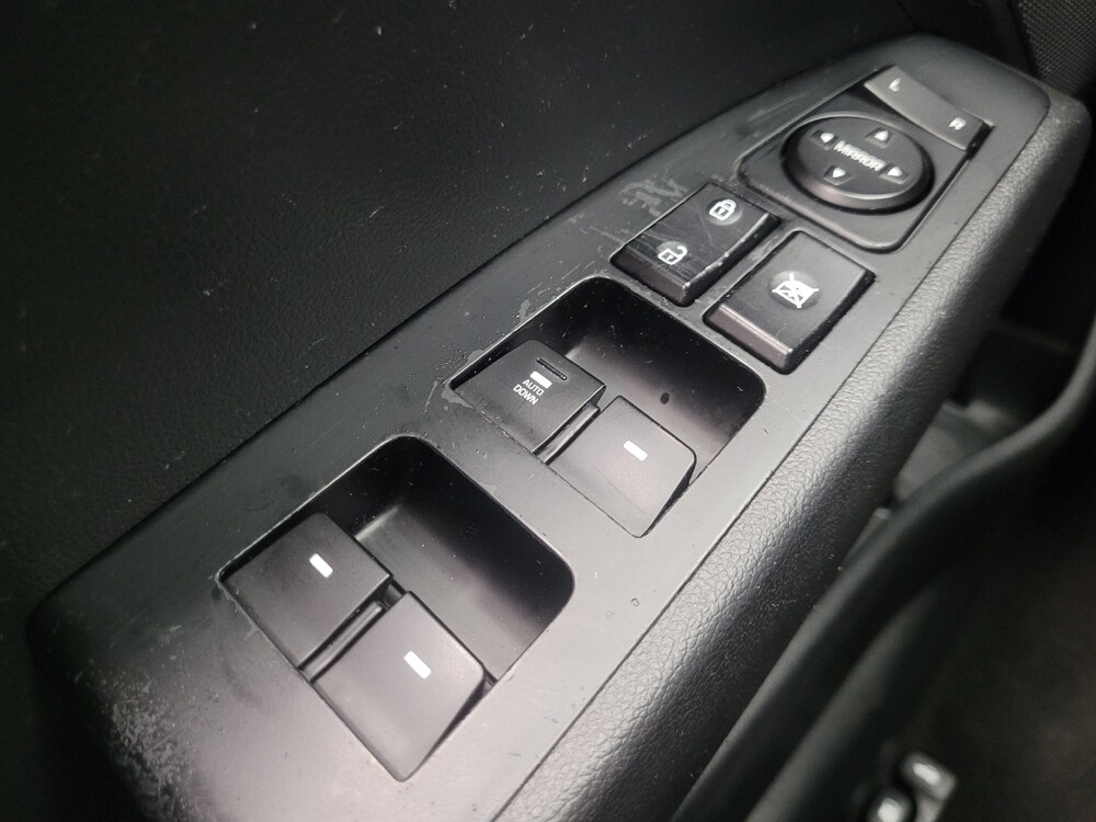 2019 Hyundai Elantra in Indianapolis, IN 46222 - 18135985 27