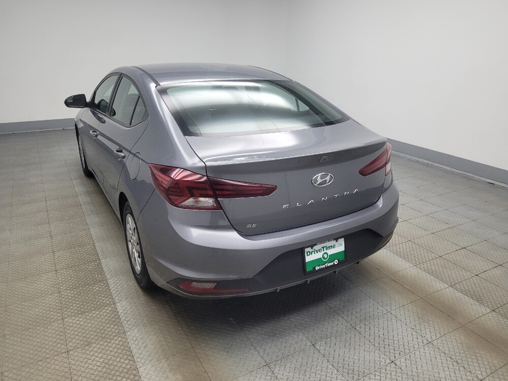 2019 Hyundai Elantra in Indianapolis, IN 46222 - 18135985 5