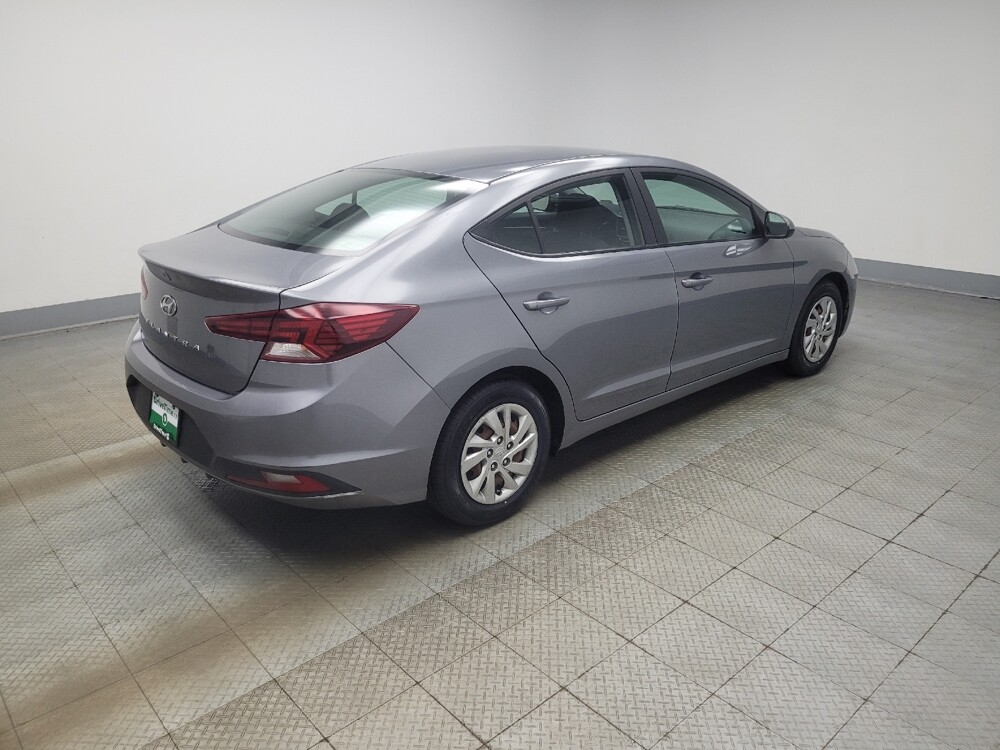 2019 Hyundai Elantra in Indianapolis, IN 46222 - 18135985 10