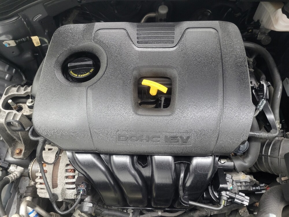 2019 Hyundai Elantra in Indianapolis, IN 46222 - 18135985 30