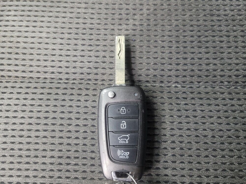 2019 Hyundai Santa Fe in Indianapolis, IN 46222 - 18135988 32