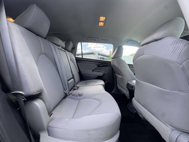 2022 Toyota Highlander in Winchester, VA 22602 - 18135994 11