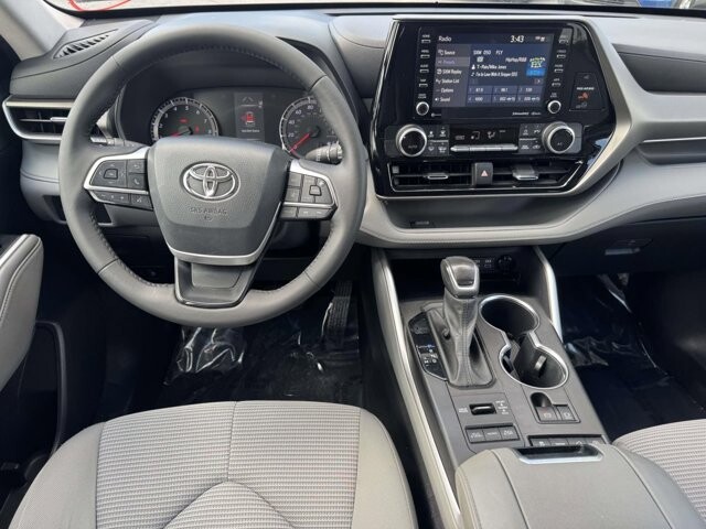 2022 Toyota Highlander in Winchester, VA 22602 - 18135994 15