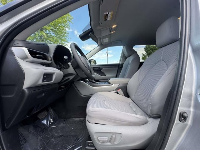 2022 Toyota Highlander in Winchester, VA 22602 - 18135994 14