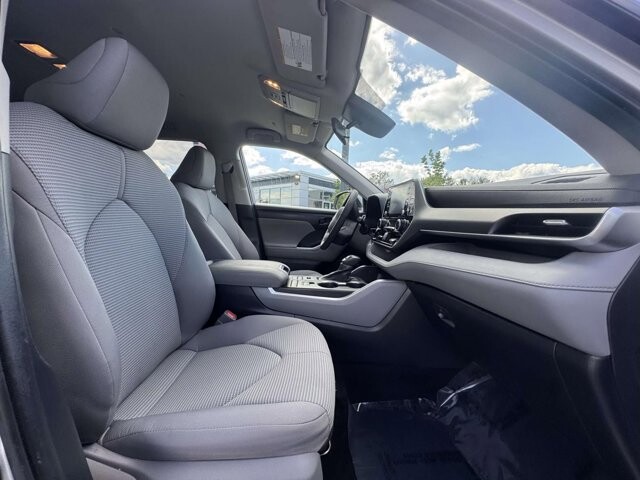 2022 Toyota Highlander in Winchester, VA 22602 - 18135994 9