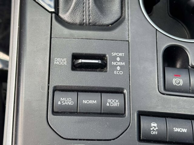 2022 Toyota Highlander in Winchester, VA 22602 - 18135994 21